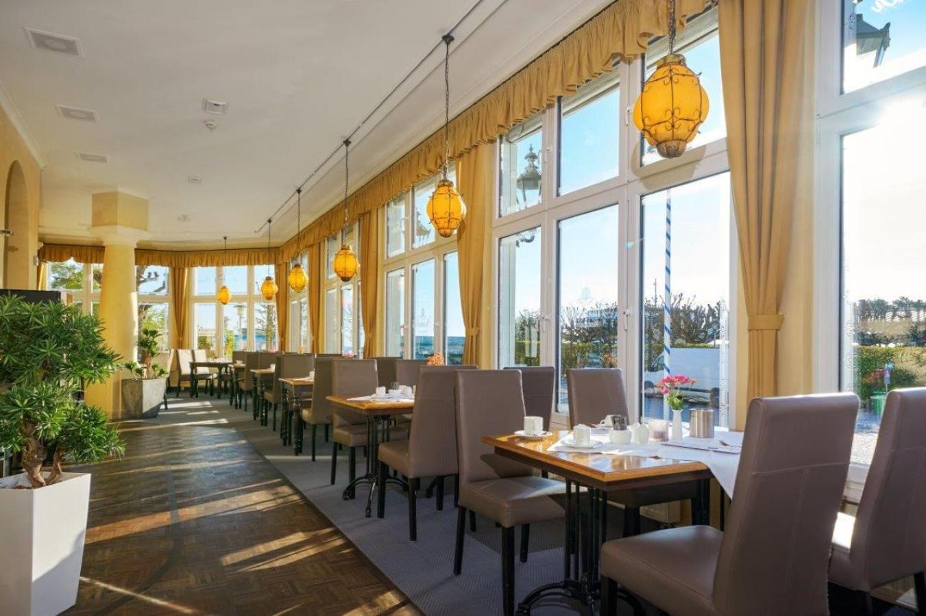 Strandhotel Prinz Von Preussen 치노비츠 외부 사진